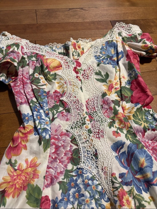 Vintage Floral Lace-Trim Midi Dress in Multi-Color - Picture 3 of 7